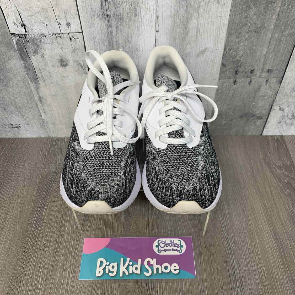 Size 7 White/Black Sport Brand Sneakers