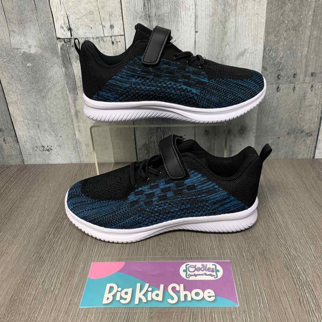Size 6 Black/Blue B Brand Sneakers