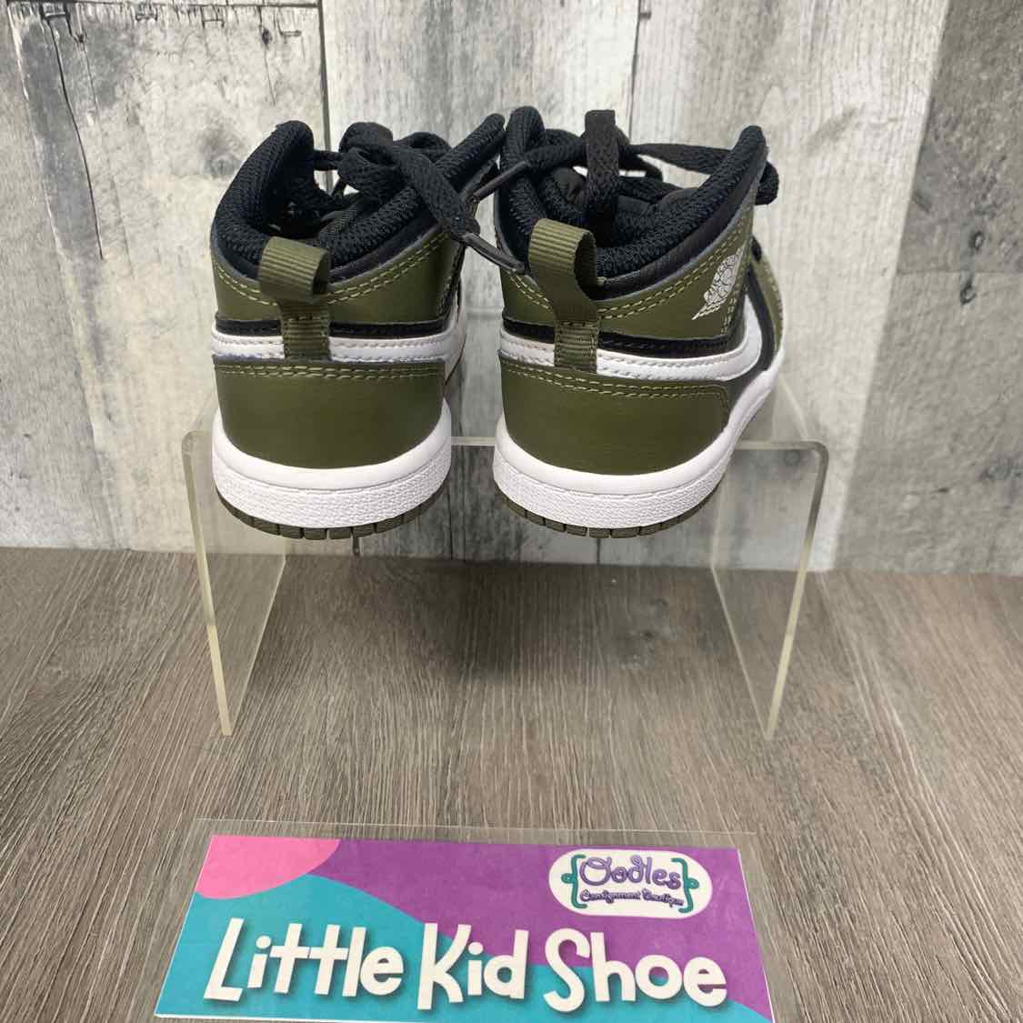 Size 7 Green/Black Sport Brand Sneakers