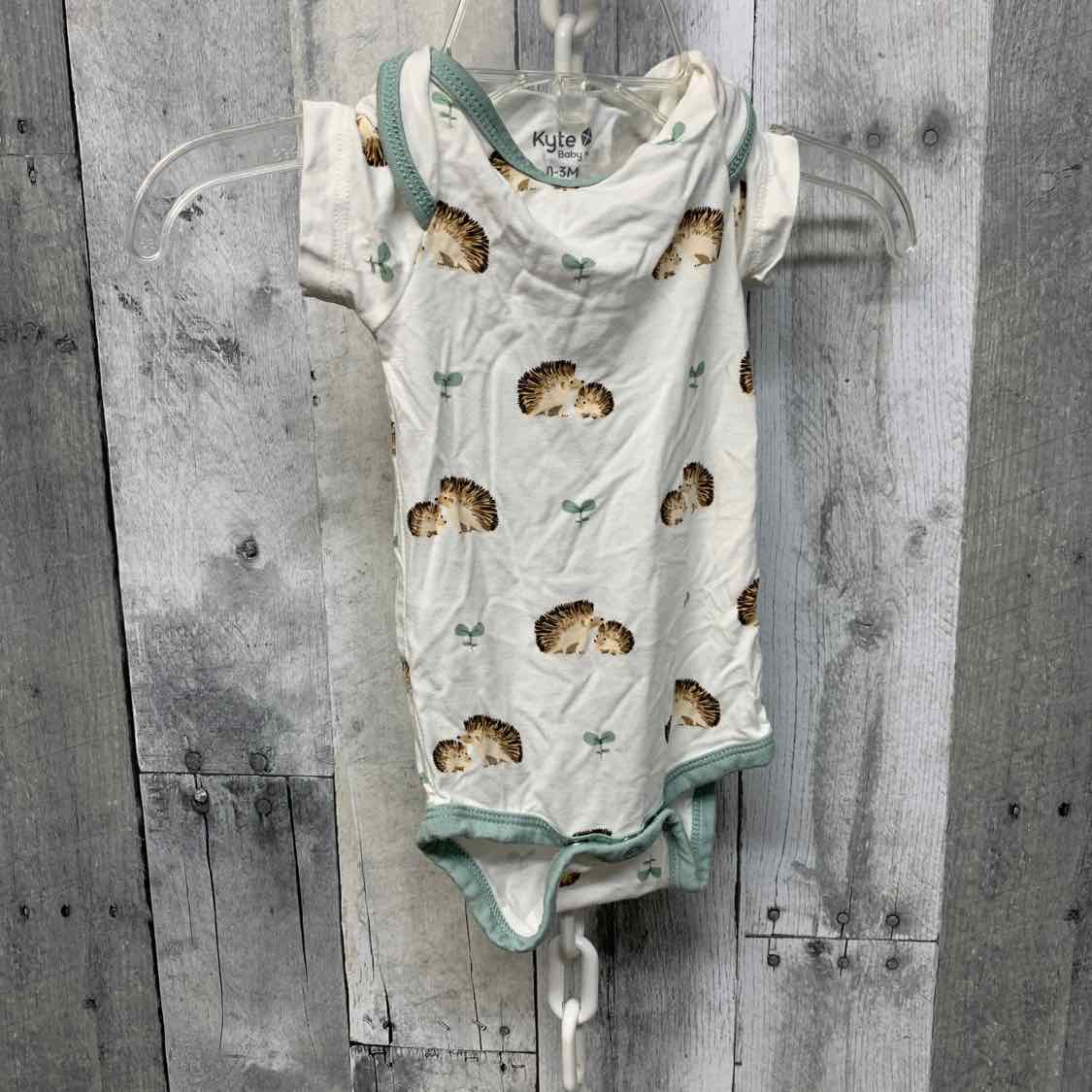 Size 0-3 Months White Print Kyte Bodysuit