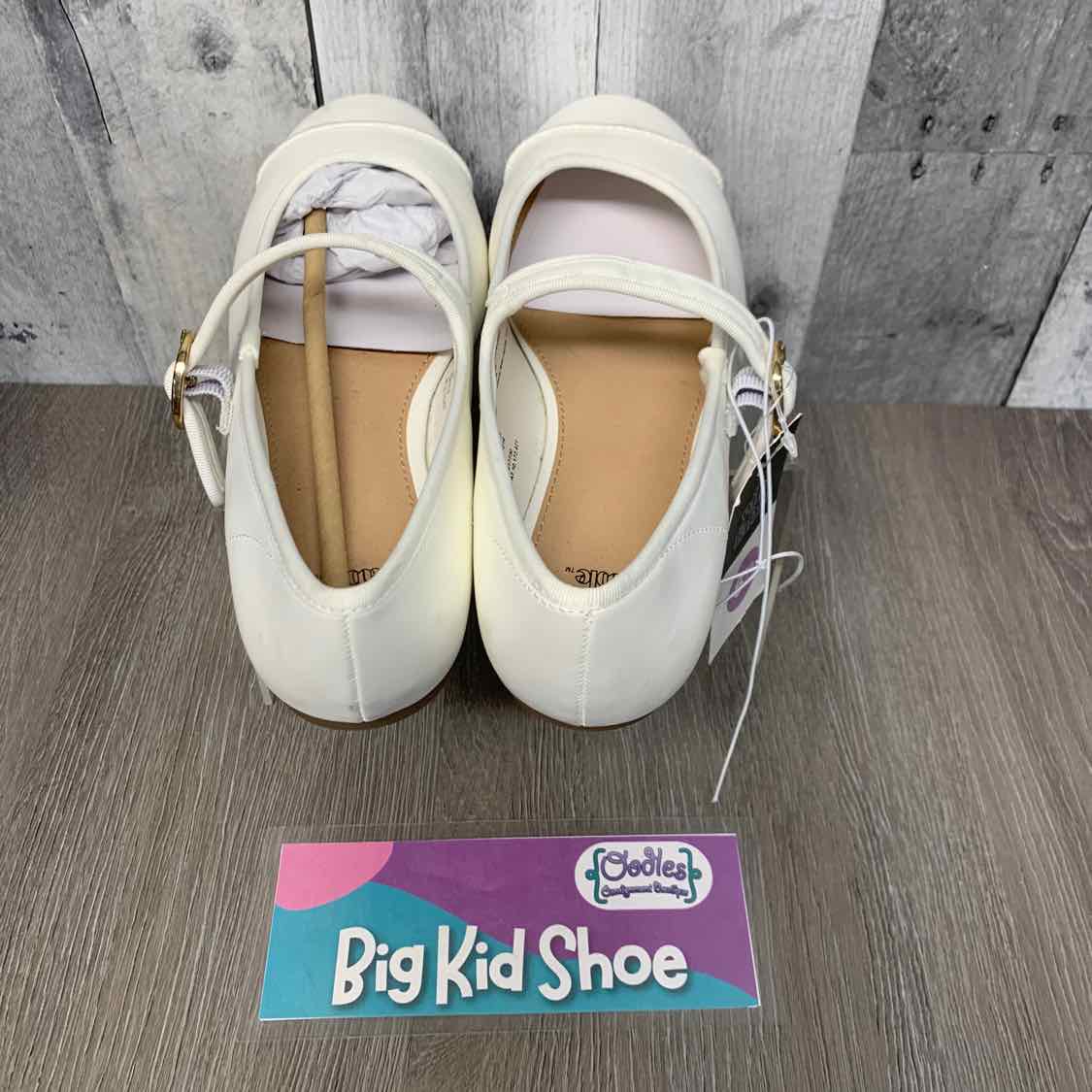 Size 6.5 White Mid Brand Dress Shoes - OodlesCB
