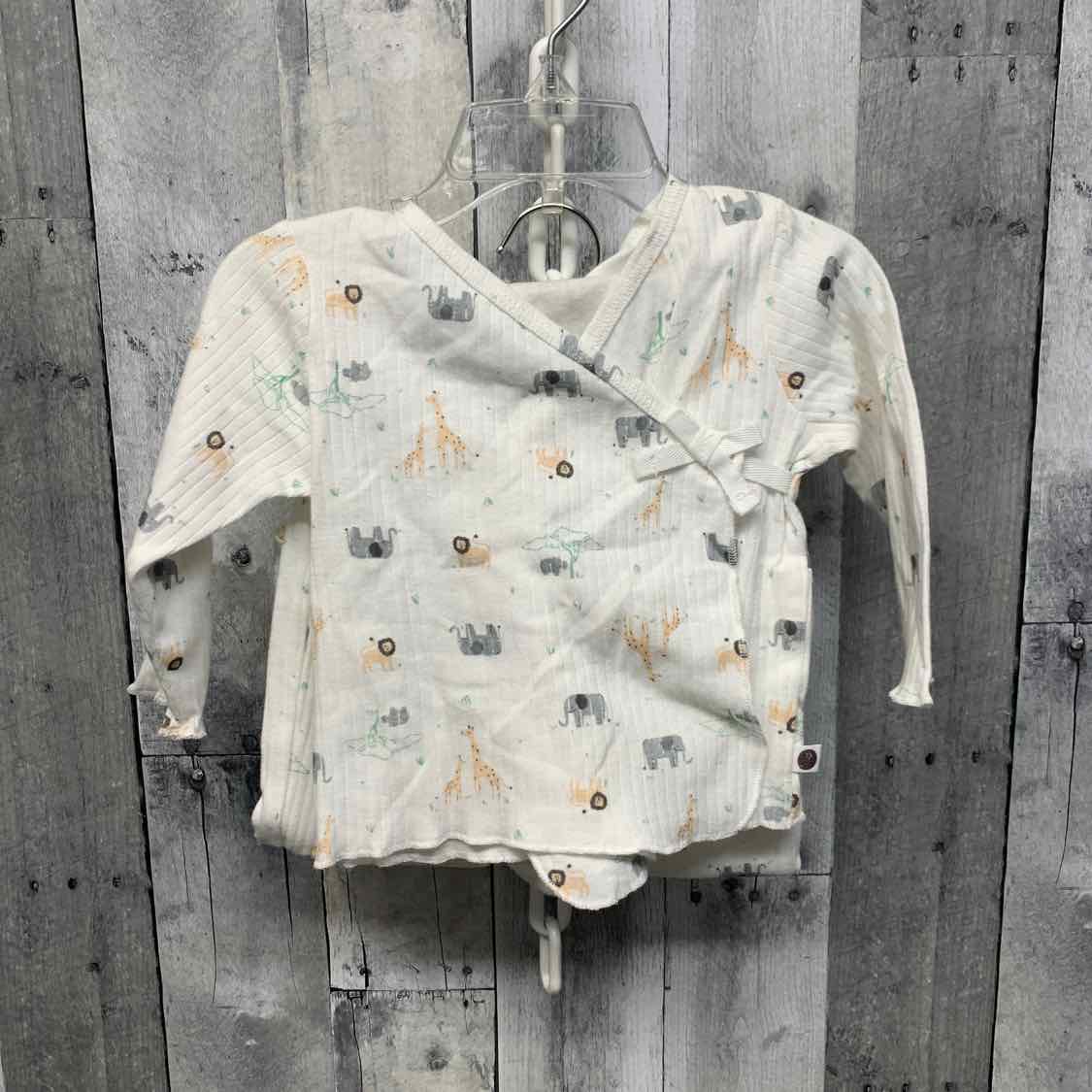 Size 6-9 Months White Print B Brand Shirt/Pants