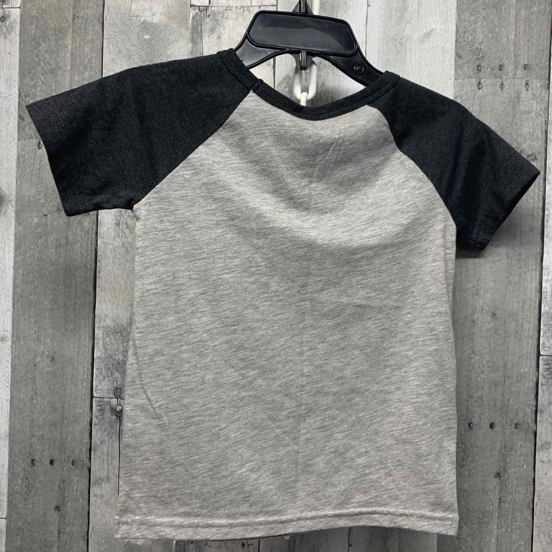 Size 5T Gray Graphic Jumping Beans T Shirt