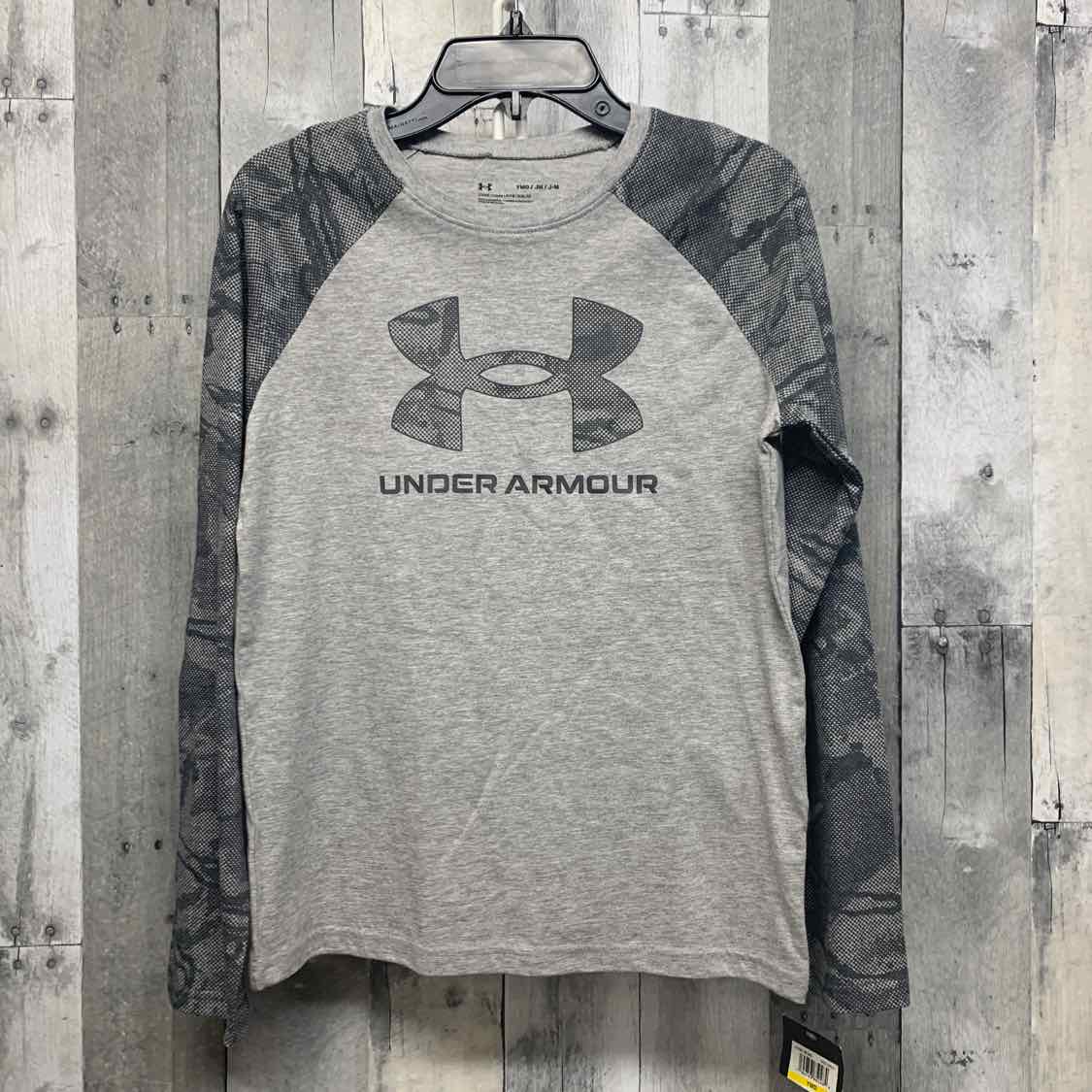 Size Medium Gray/Black Sport Brand Long Sleeve Shirt