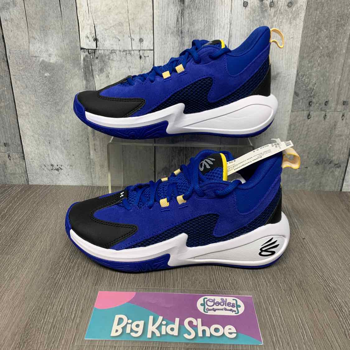 Size 5.5 Blue/Black Sport Brand Sneakers