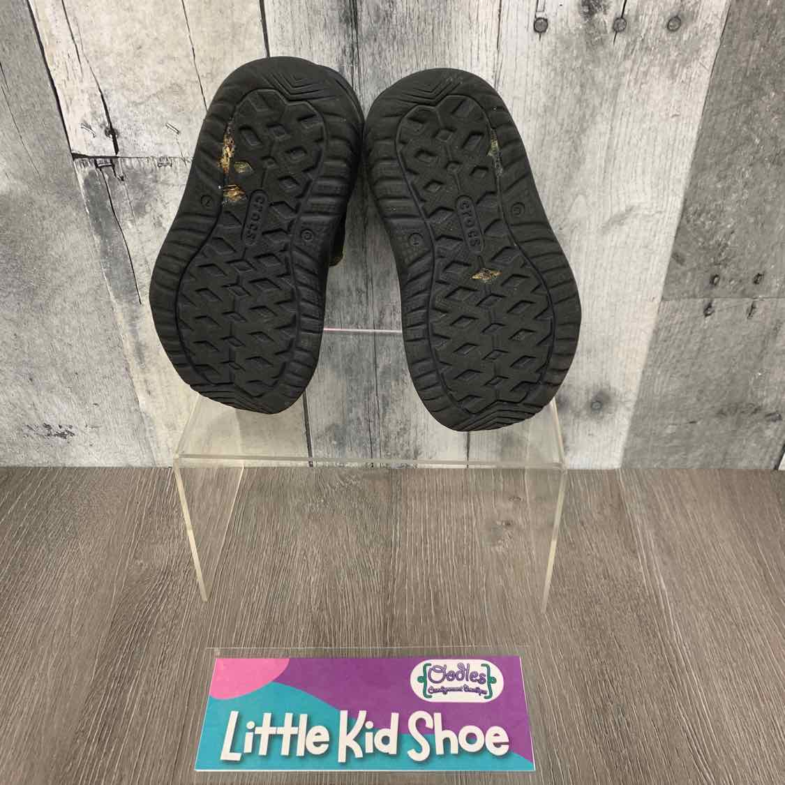 Size 7 Black/Green Crocs Sandals