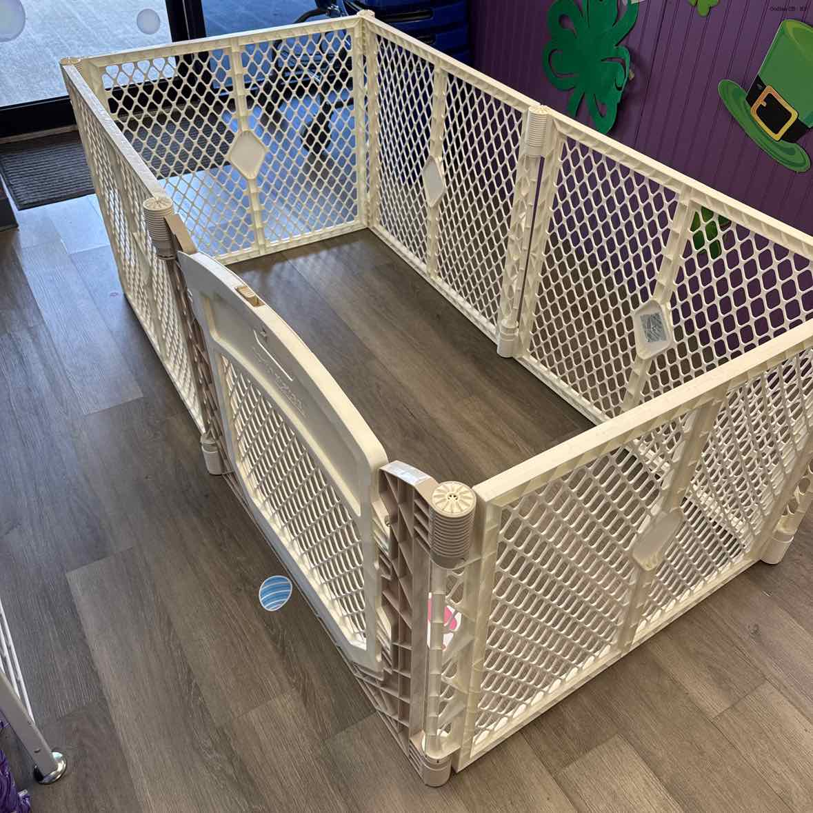 North States White/Tan Play Yard