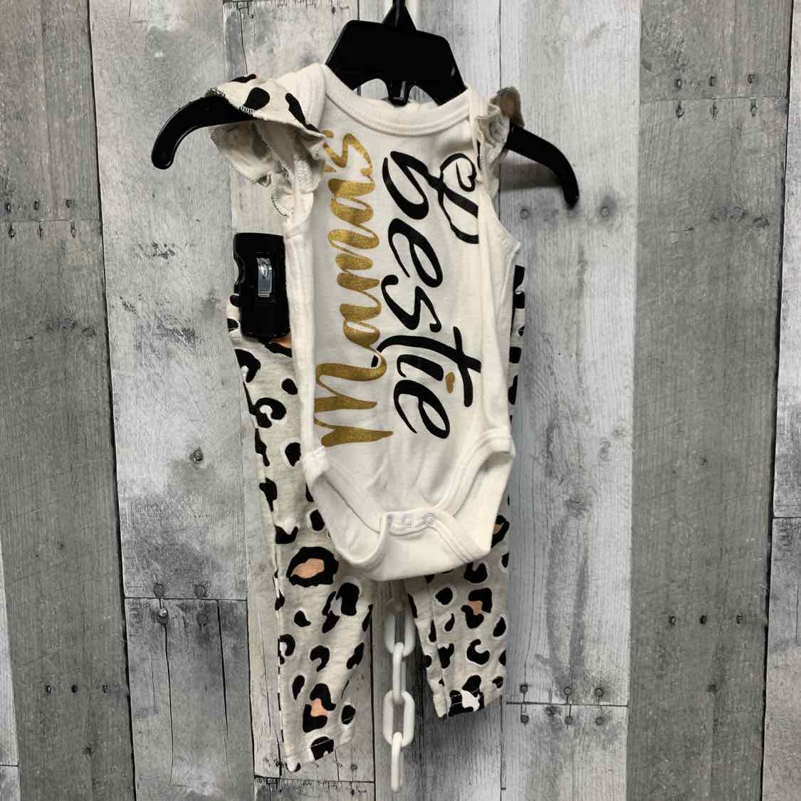 Size 0-3 Months White Animal Print Mid Brand Shirt/Leggings