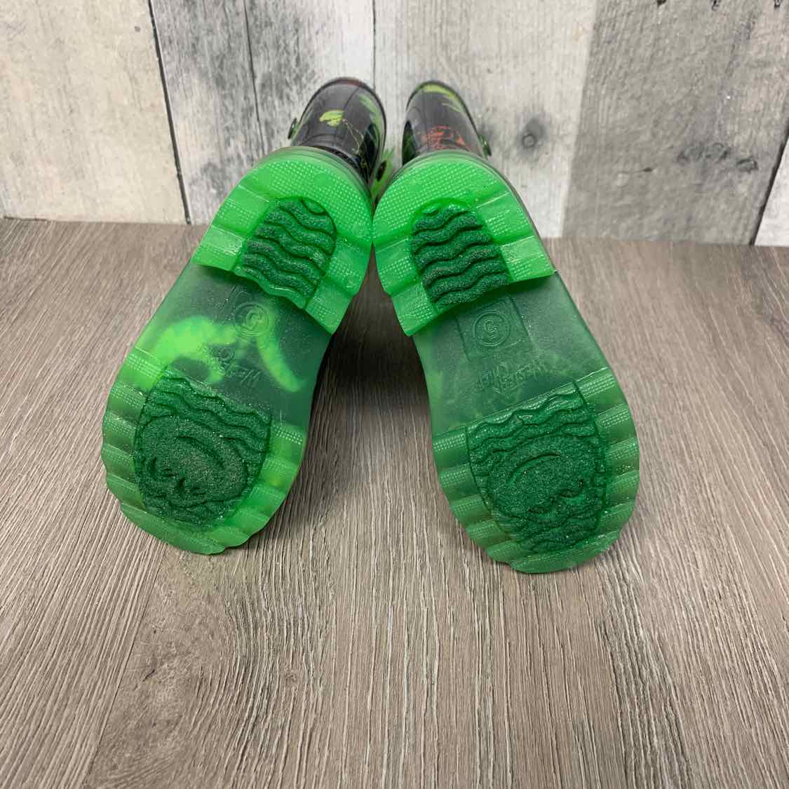 Size 5 Navy/Green B Brand Boots