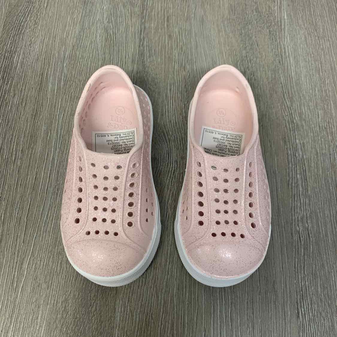 Size 7/8 Pink/White B Brand Water Shoes