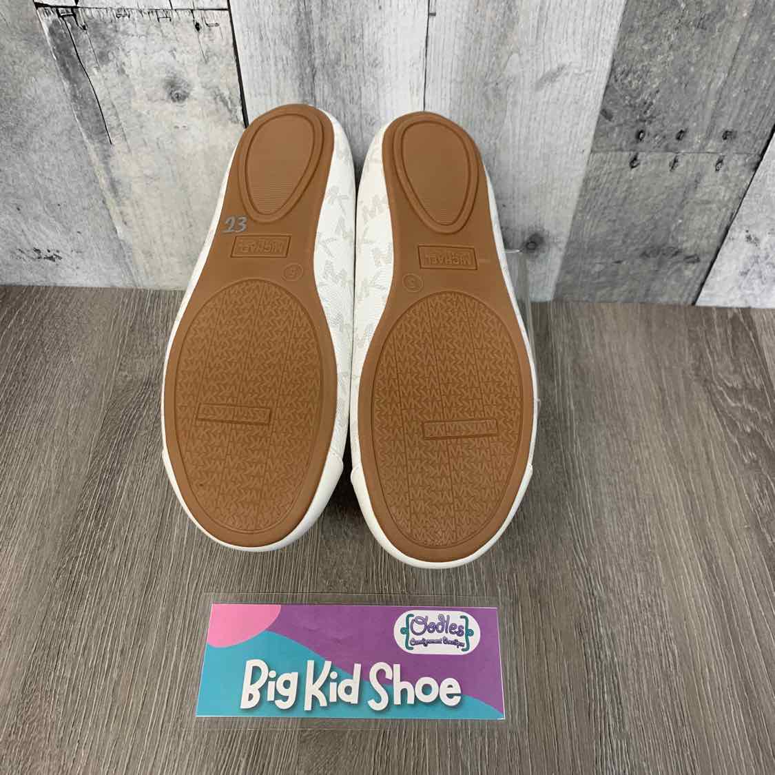 Size 5 White Print Michael Kors Dress Shoes