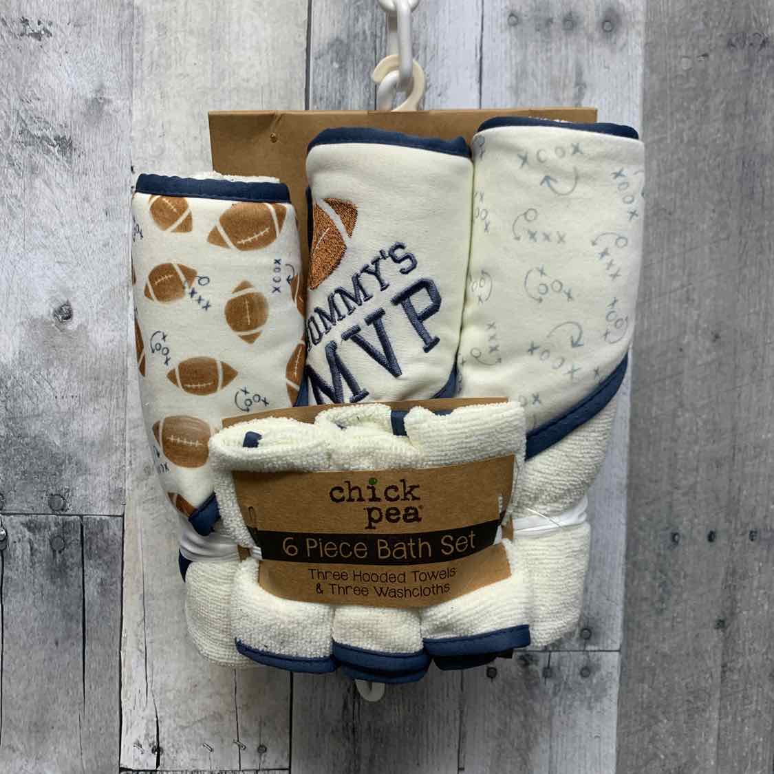 Generic Ivory/Navy Towels