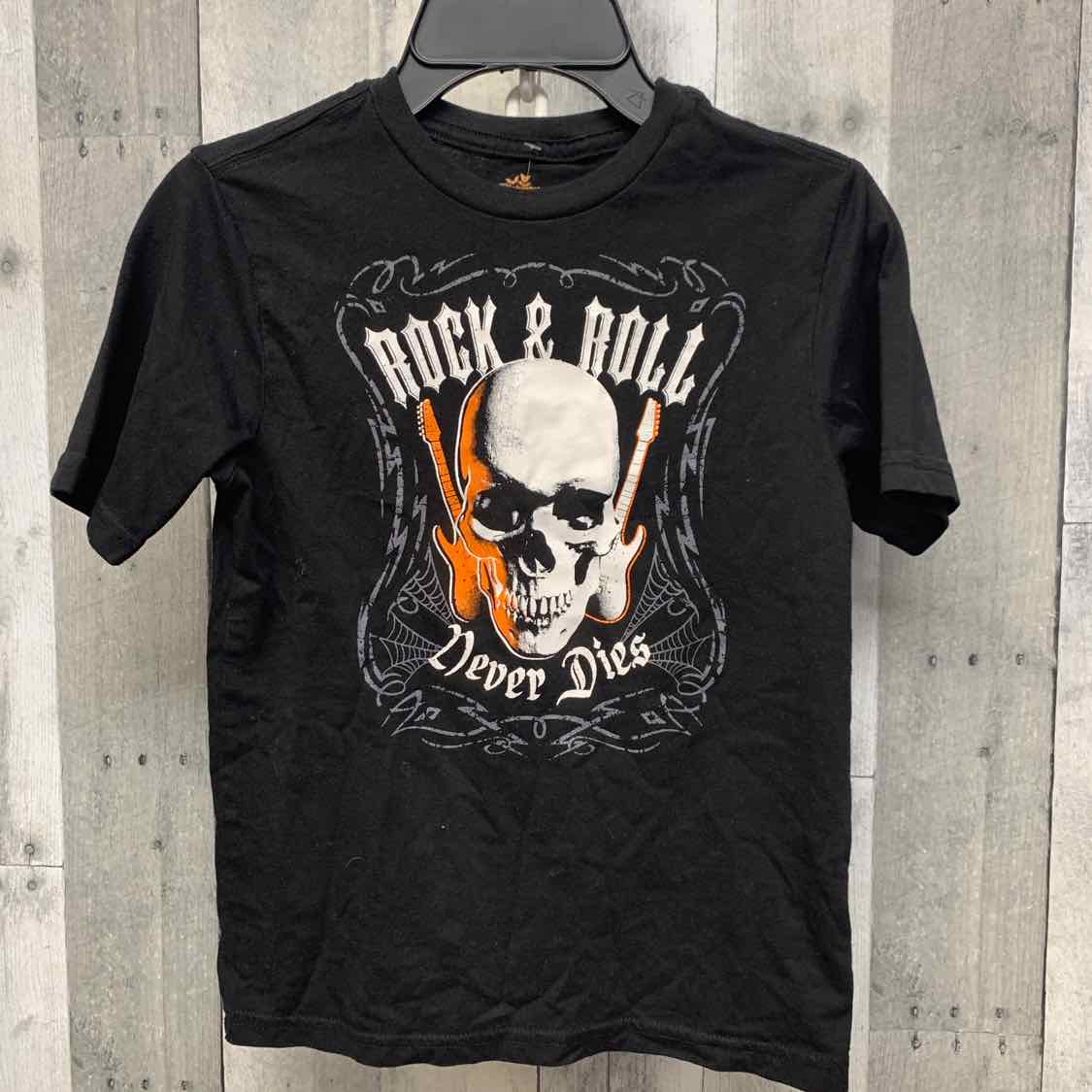 Size 8 Black Graphic Holiday Brands T Shirt