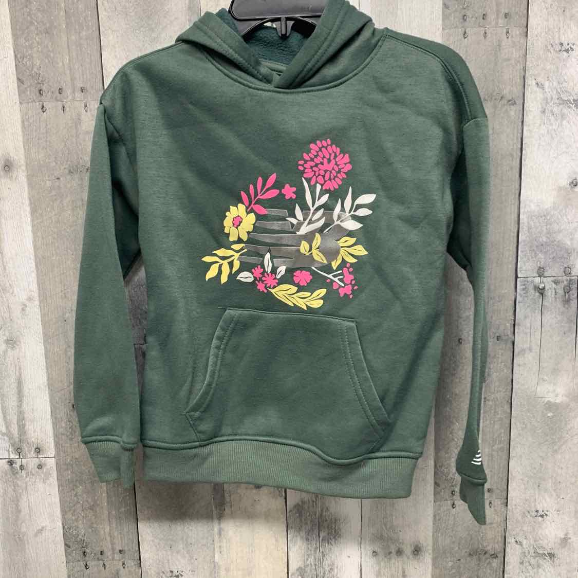 Size 7/8 Green Graphic New Balance Pull Over