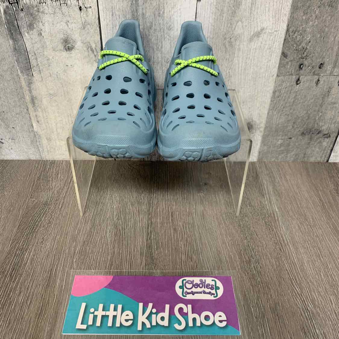 Size 6 Blue B Brand Water Shoes