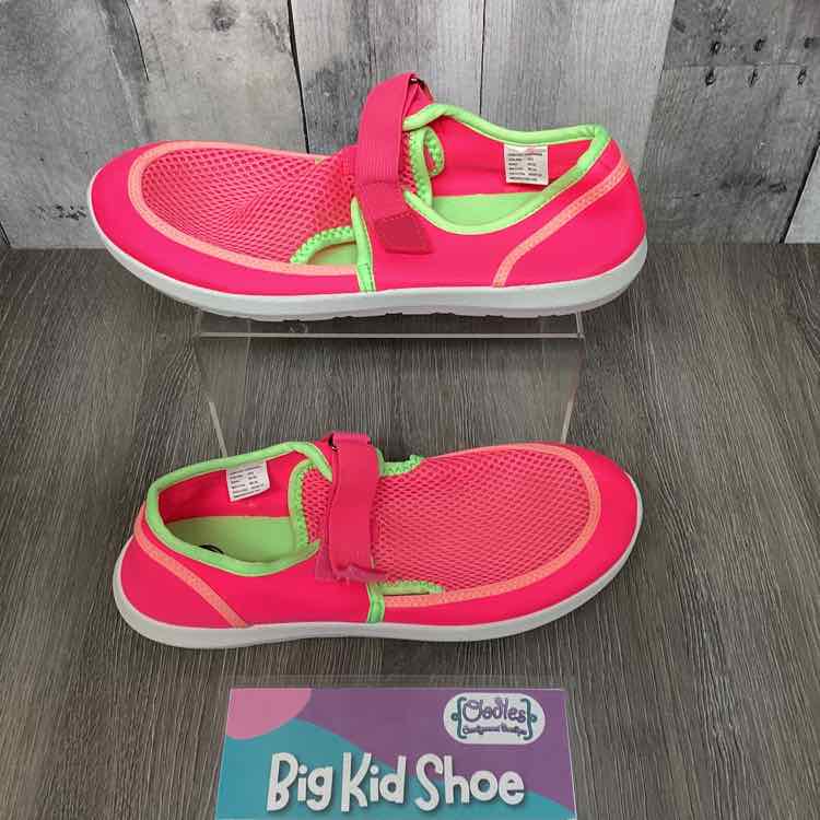 Size 6 Hot Pink Wonder Nation Water Shoes