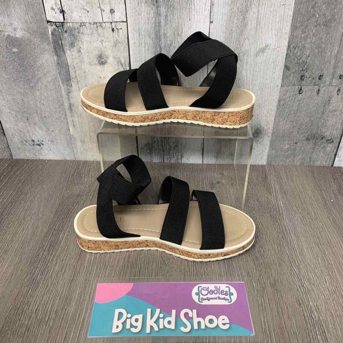 Size 1 Black/Tan Children's Place Sandals