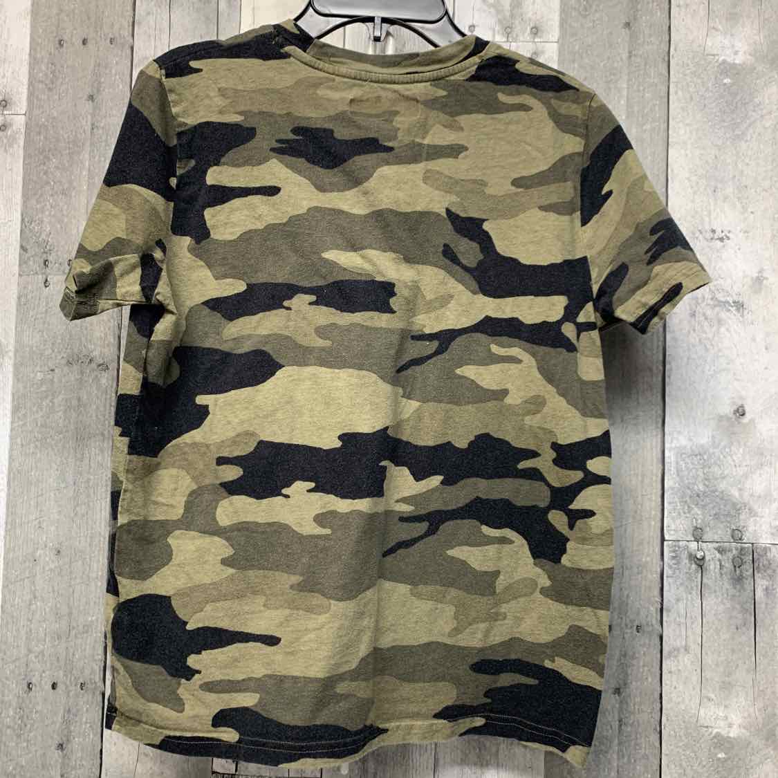Size 13/14 Green Camo Abercrombie T Shirt