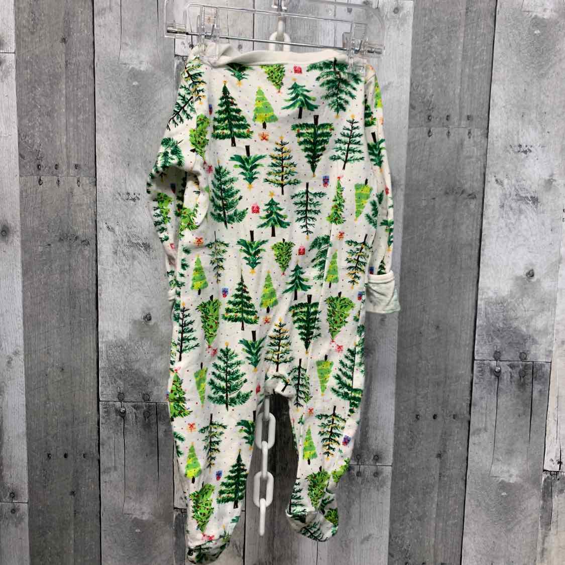 Size 3-6 Months White/Green Old Navy Footy PJs