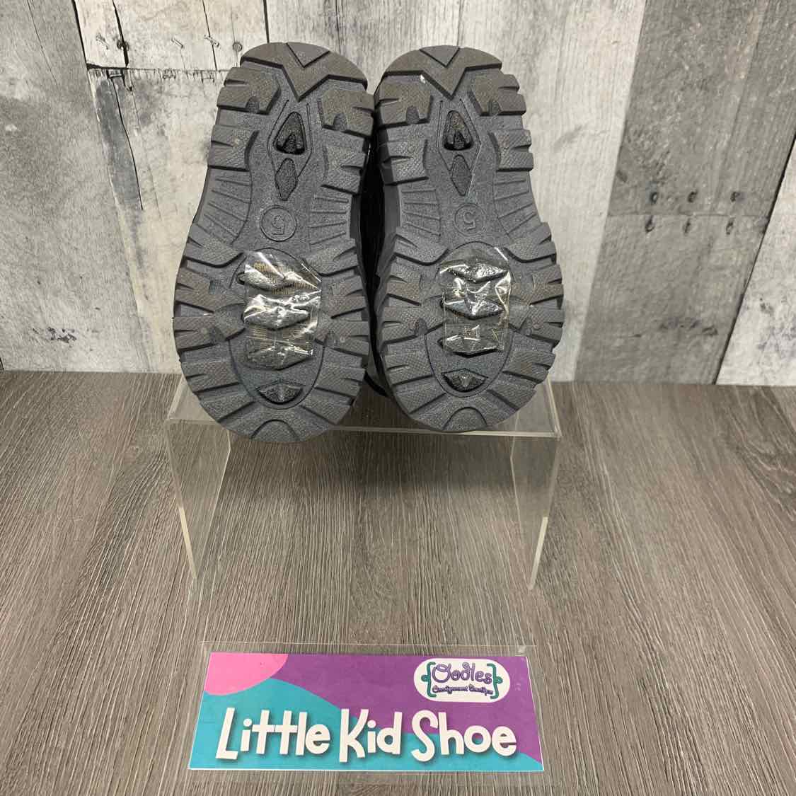 Size 5 Black B Brand Snow Boots