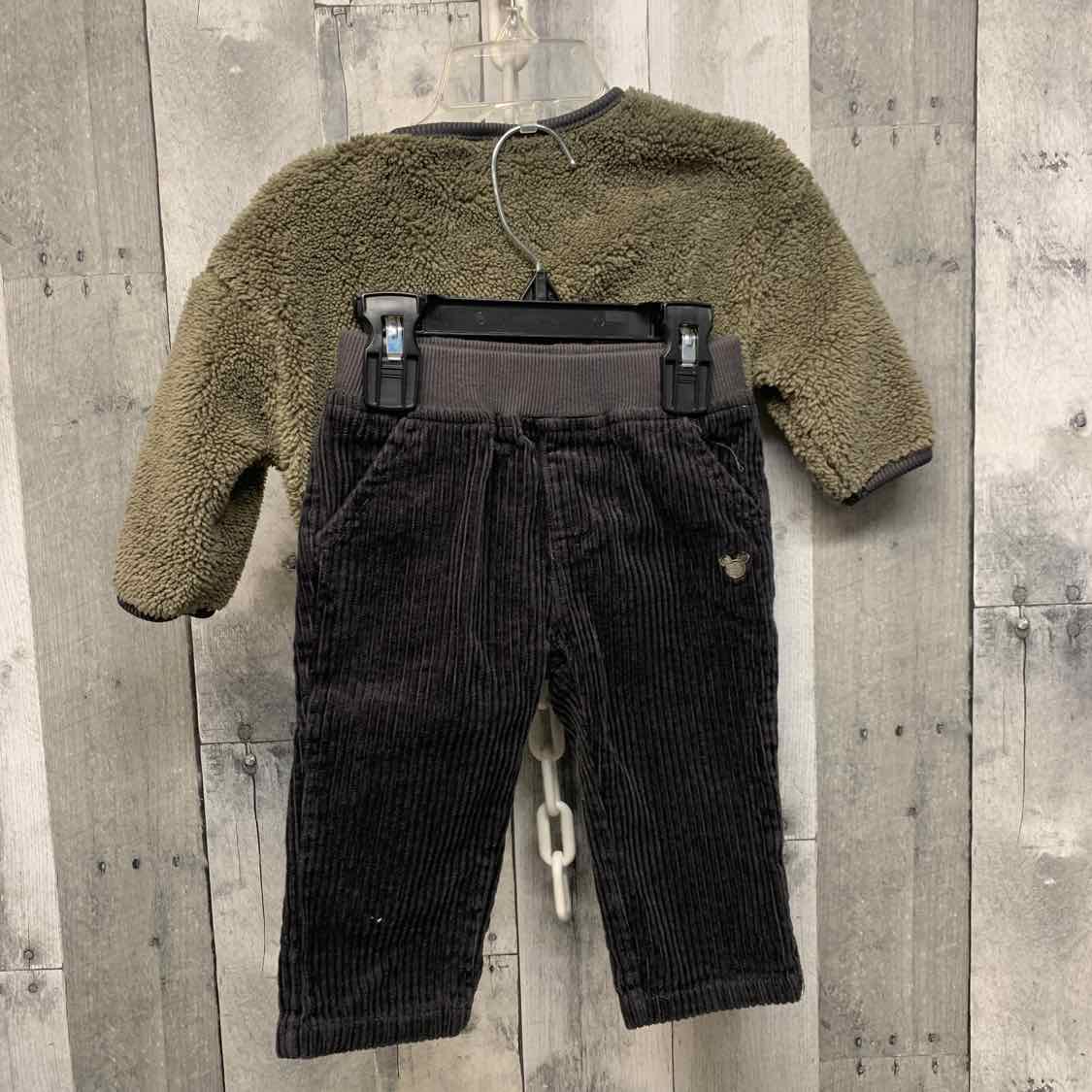 Size 6-9 Months Green/Gray Disney Shirt/Pants