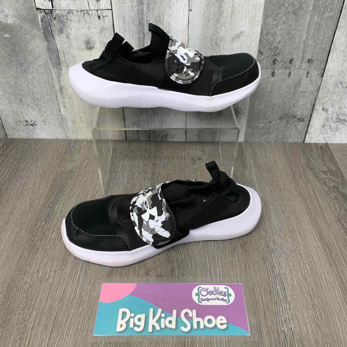 Size 3 Black/White Sport Brand Sneakers