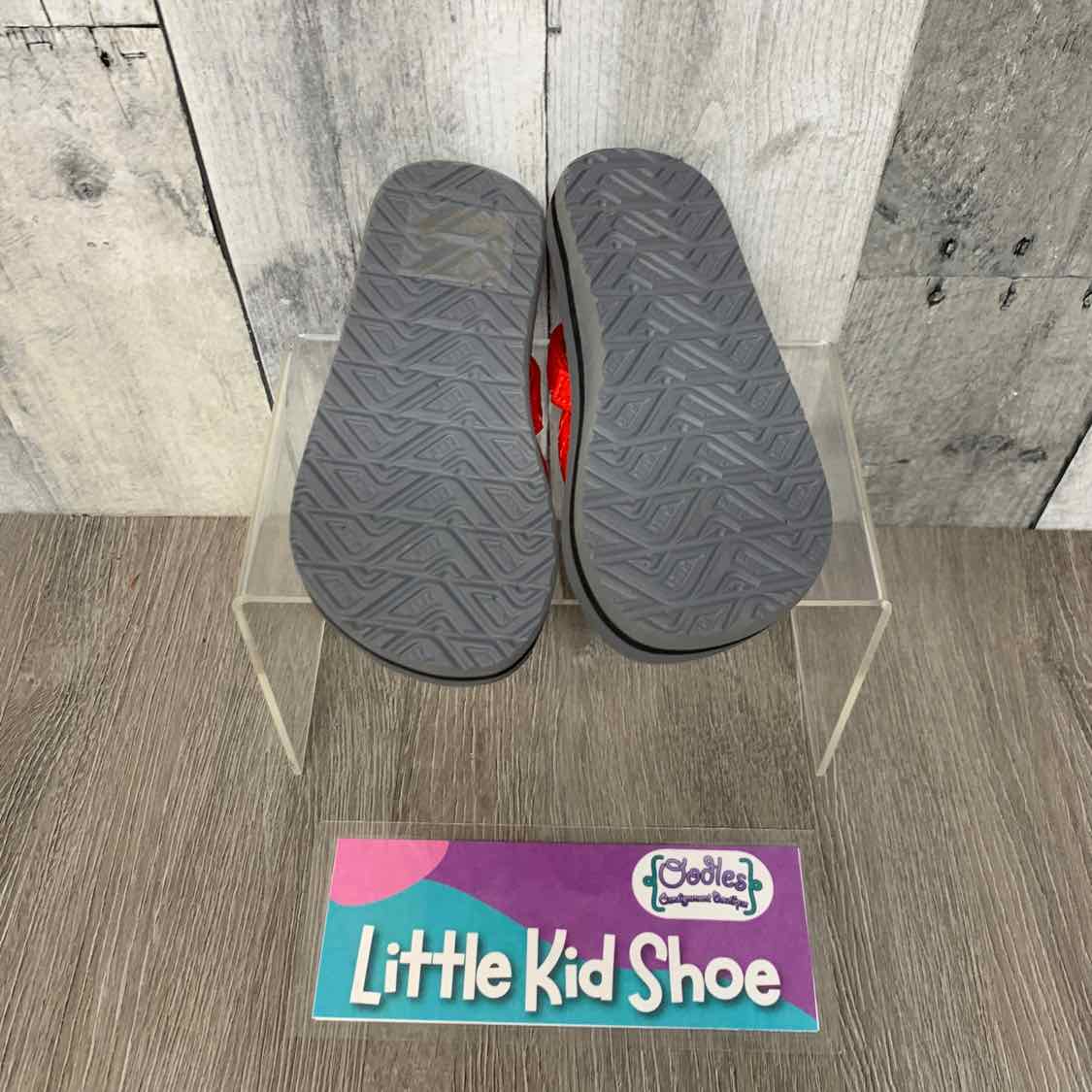 Size 3/4 Gray/Red Reef Sandals