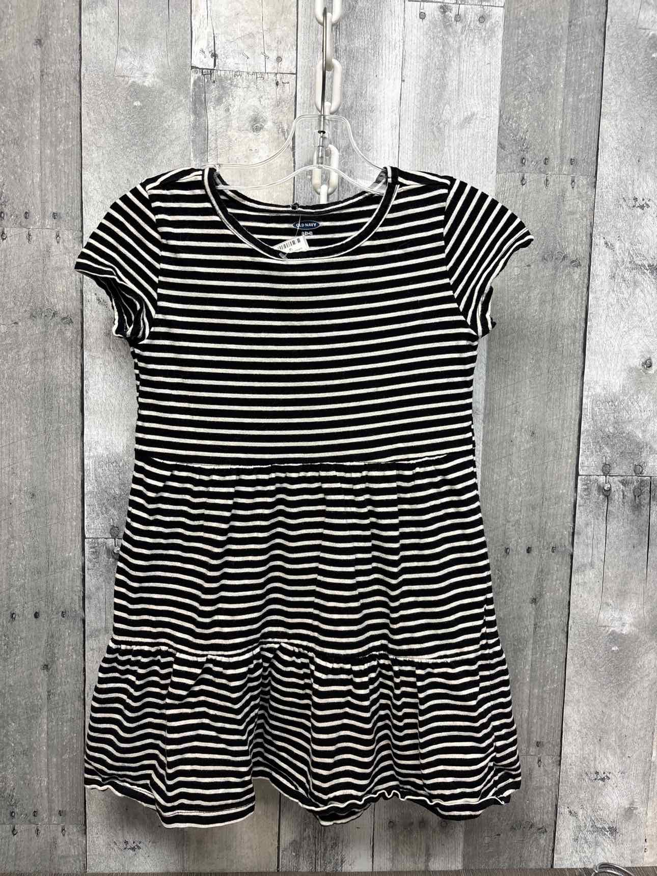 Size 6/7 Black/White Old Navy Dress - Knit