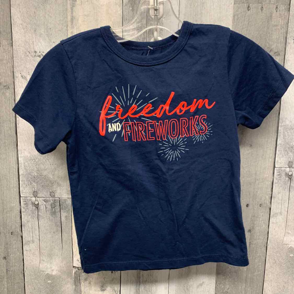 Size 5 Navy Graphic Holiday Brands T Shirt