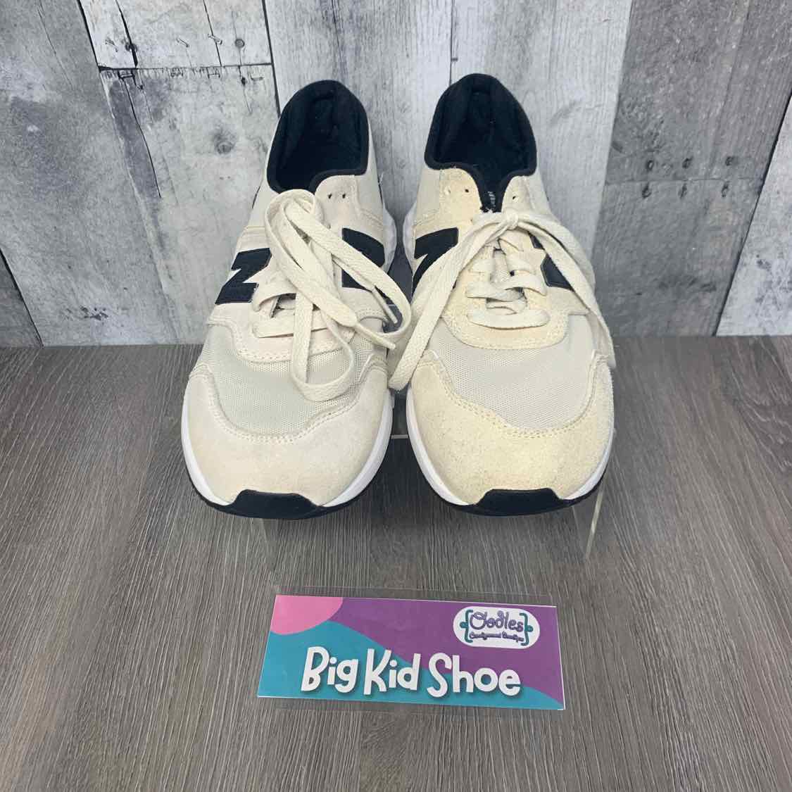 Size 5 Tan/Black New Balance Sneakers