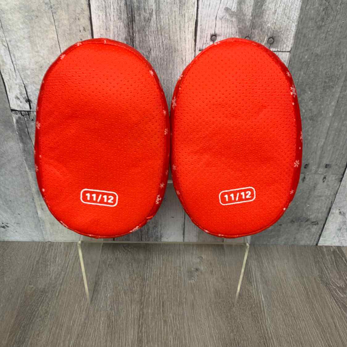 Size 11/12 Red/White Peanuts Slippers