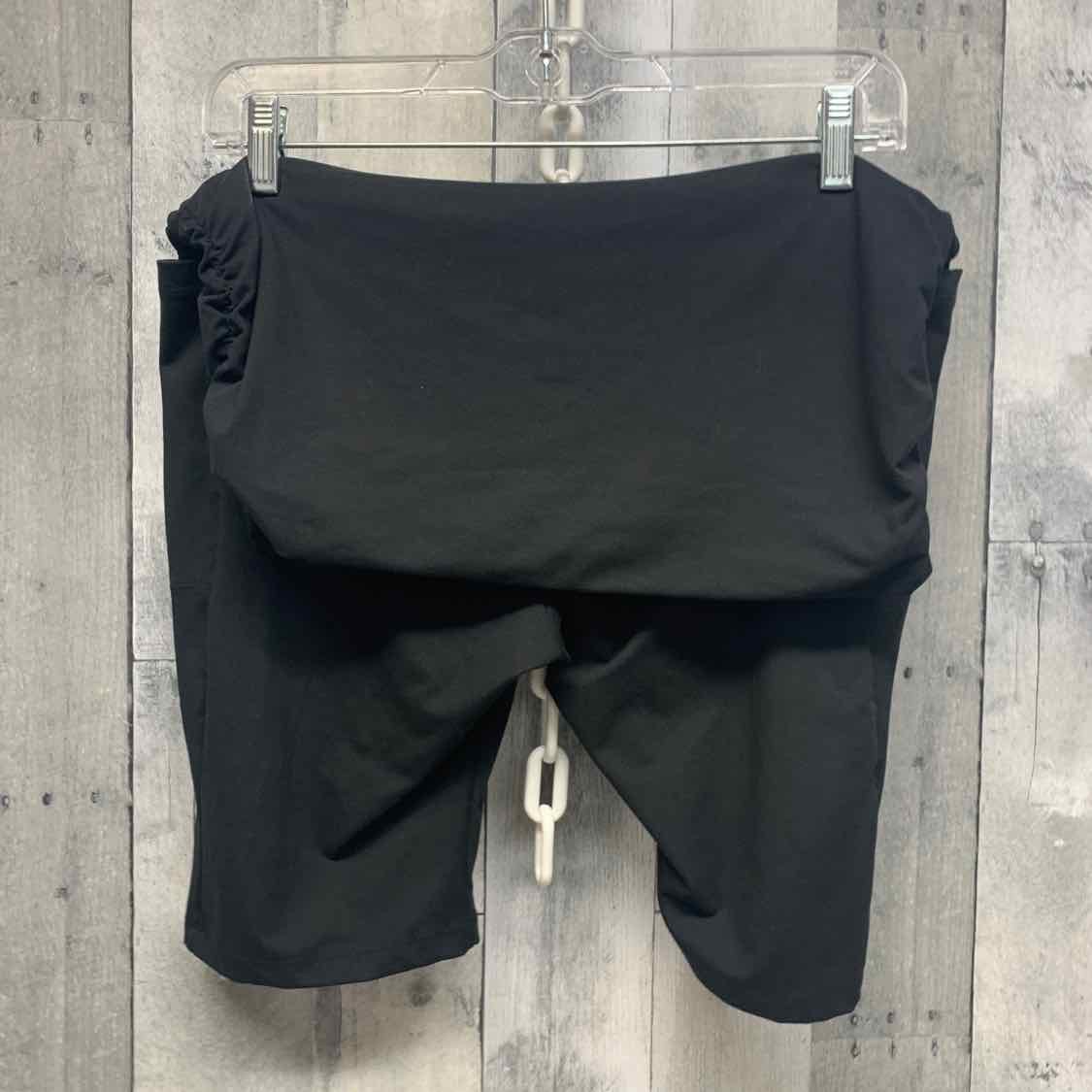 Size XL Black Mid Brand Active Shorts