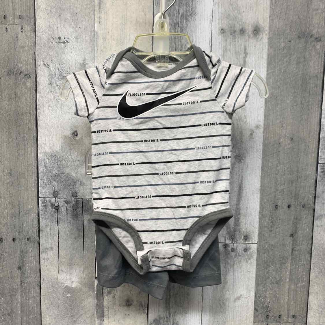 Size 3 Months Gray Sport Brand Shirt/Shorts - OodlesCB