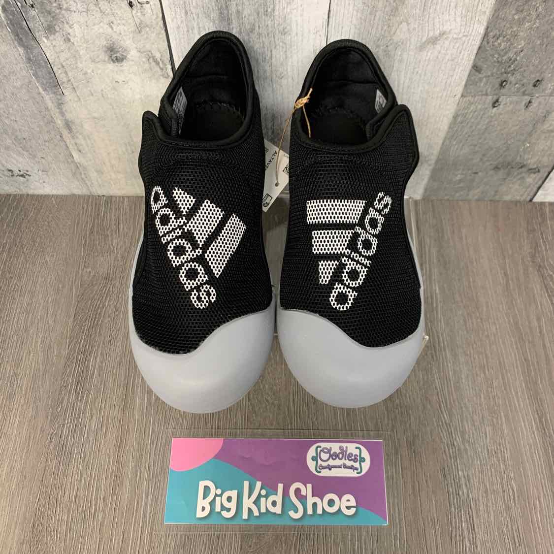 Size 2 Black/White Sport Brand Water Shoes