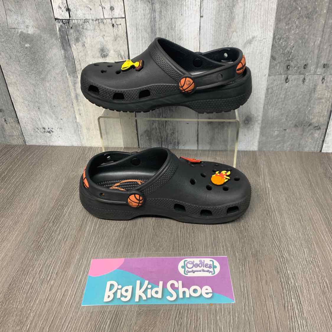 Size 2 Black Print Crocs Water Shoes