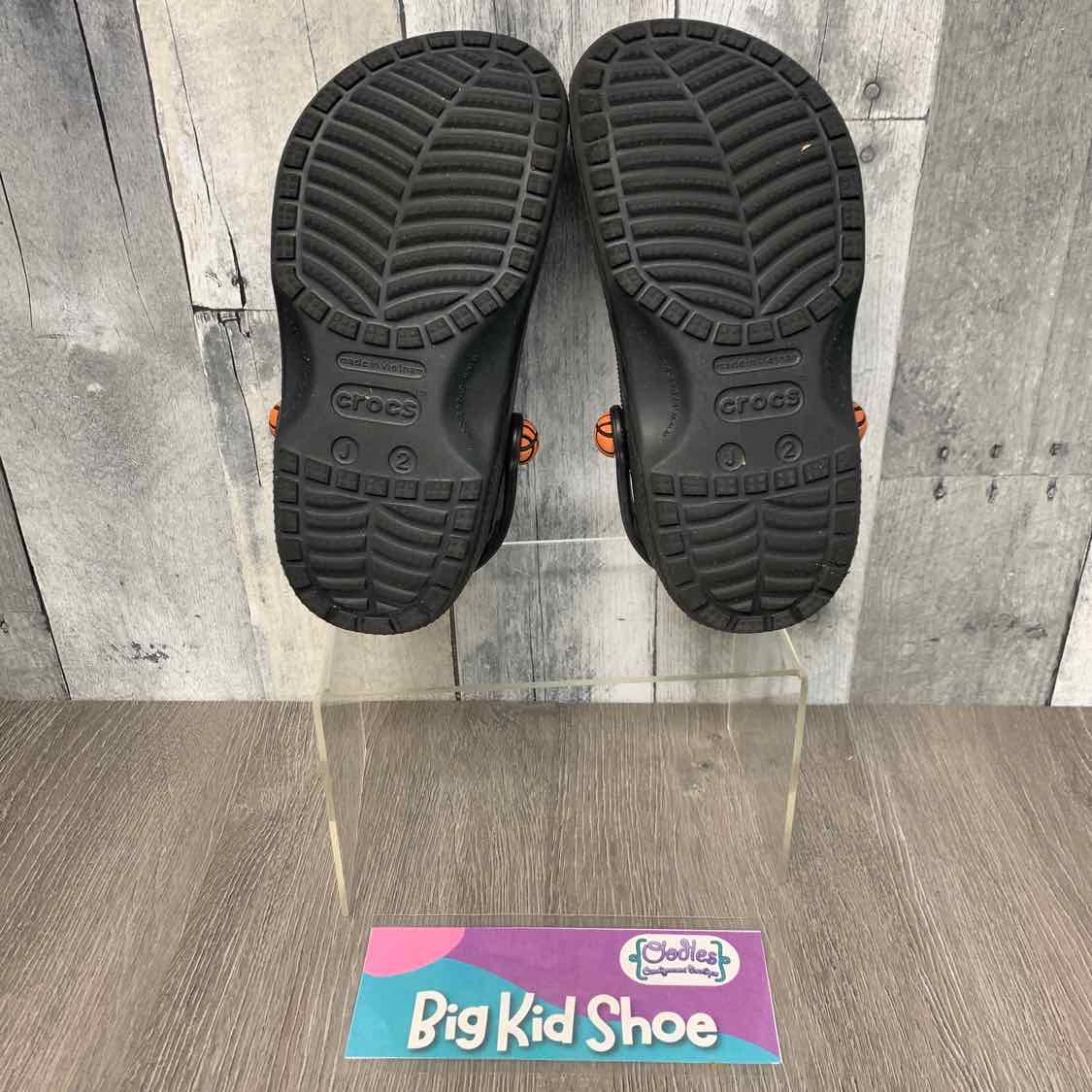 Size 2 Black Print Crocs Water Shoes