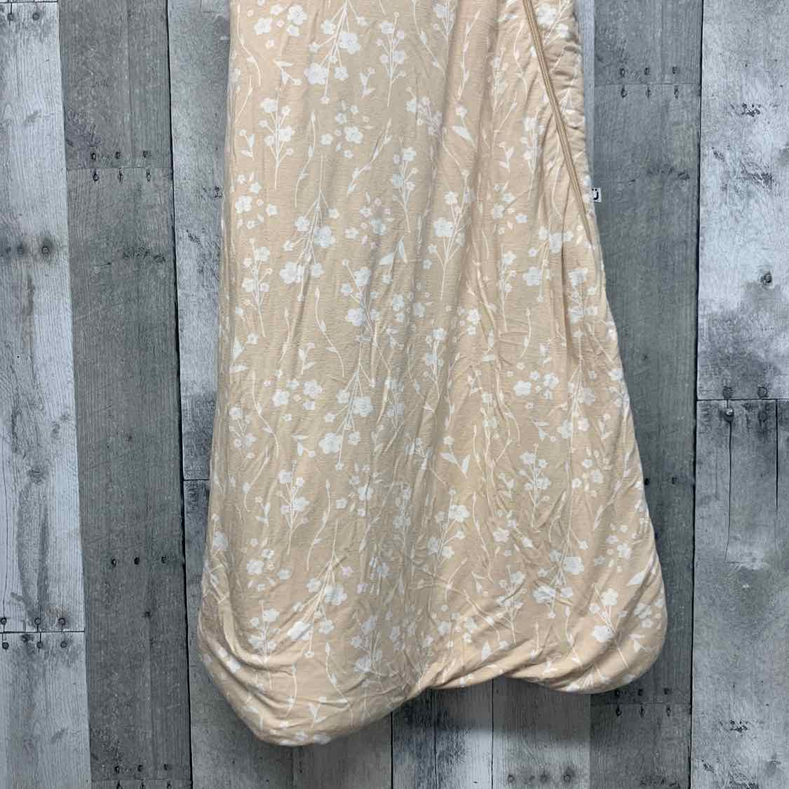 Size 9-18 Months Tan/White B Brand Sleep Sack