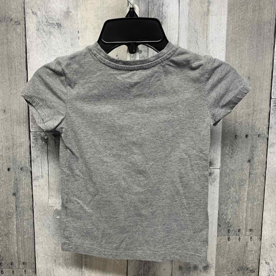 Size 4/5 Gray Graphic Holiday Brands T Shirt