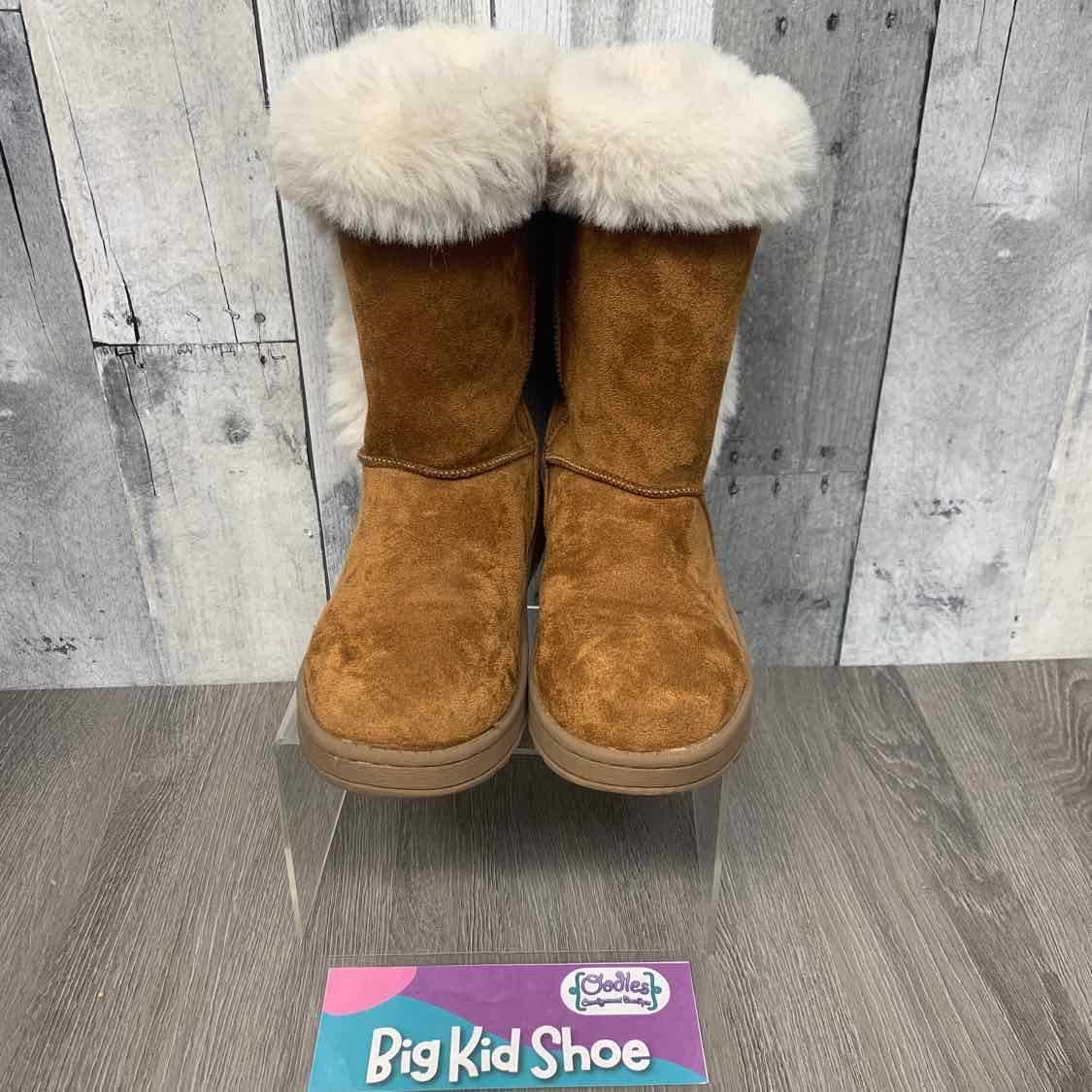 Size 3 Tan/White SO Boots