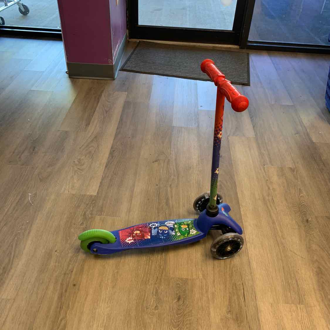 Generic Navy/Red Scooter
