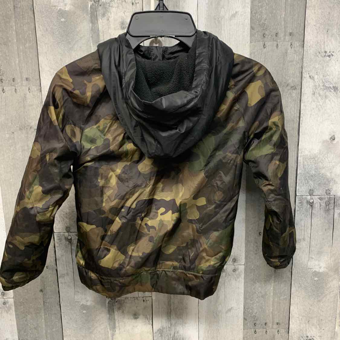 Size 4T Green Camo Sport Brand Heavy Jacket
