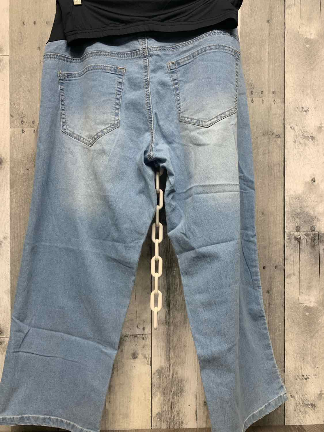 Size M Denim Oh Mamma Pants