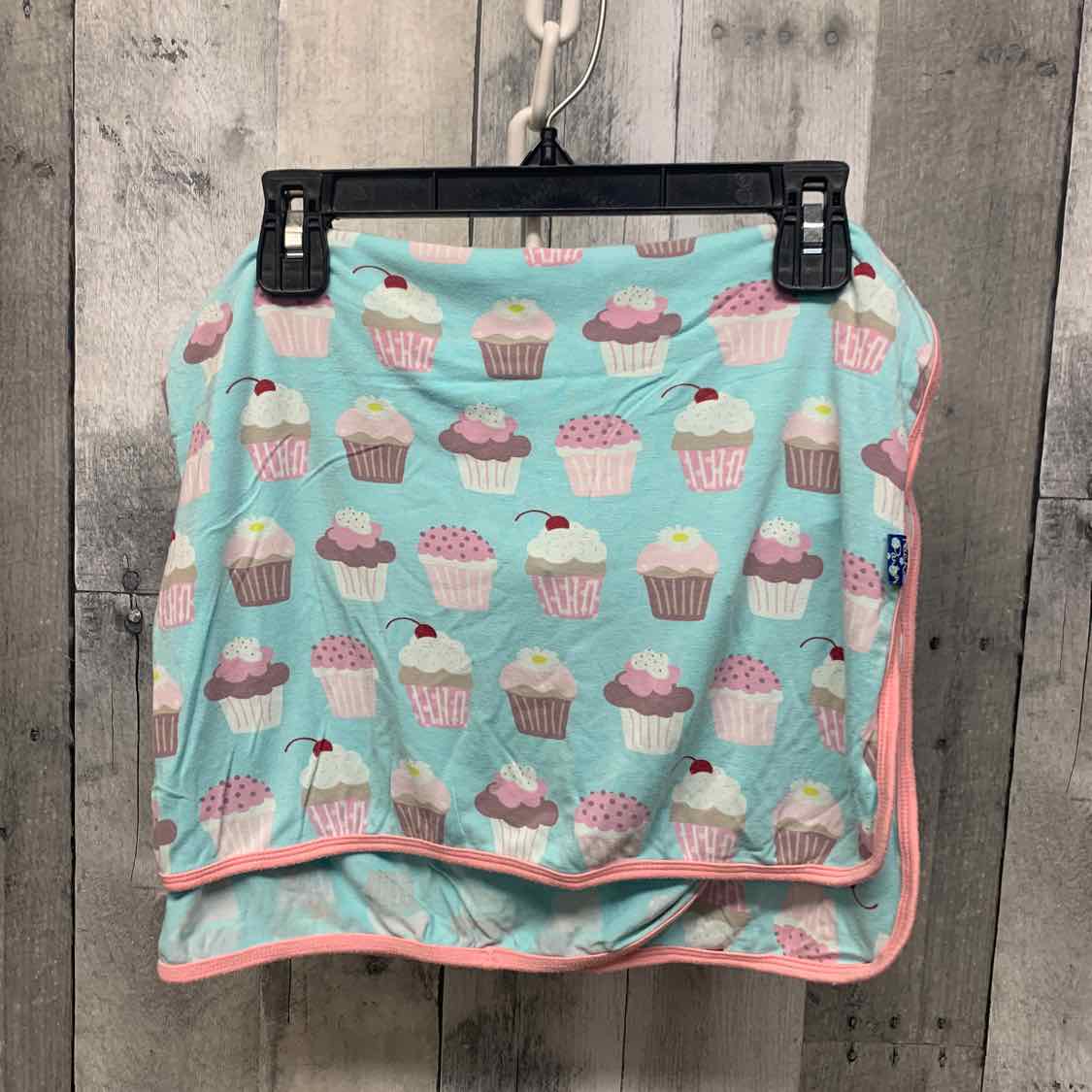 Name Brand Blue/Pink Blanket