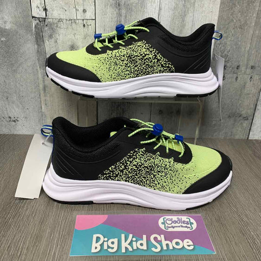 Size 5 Black/Green Athletic Works Sneakers