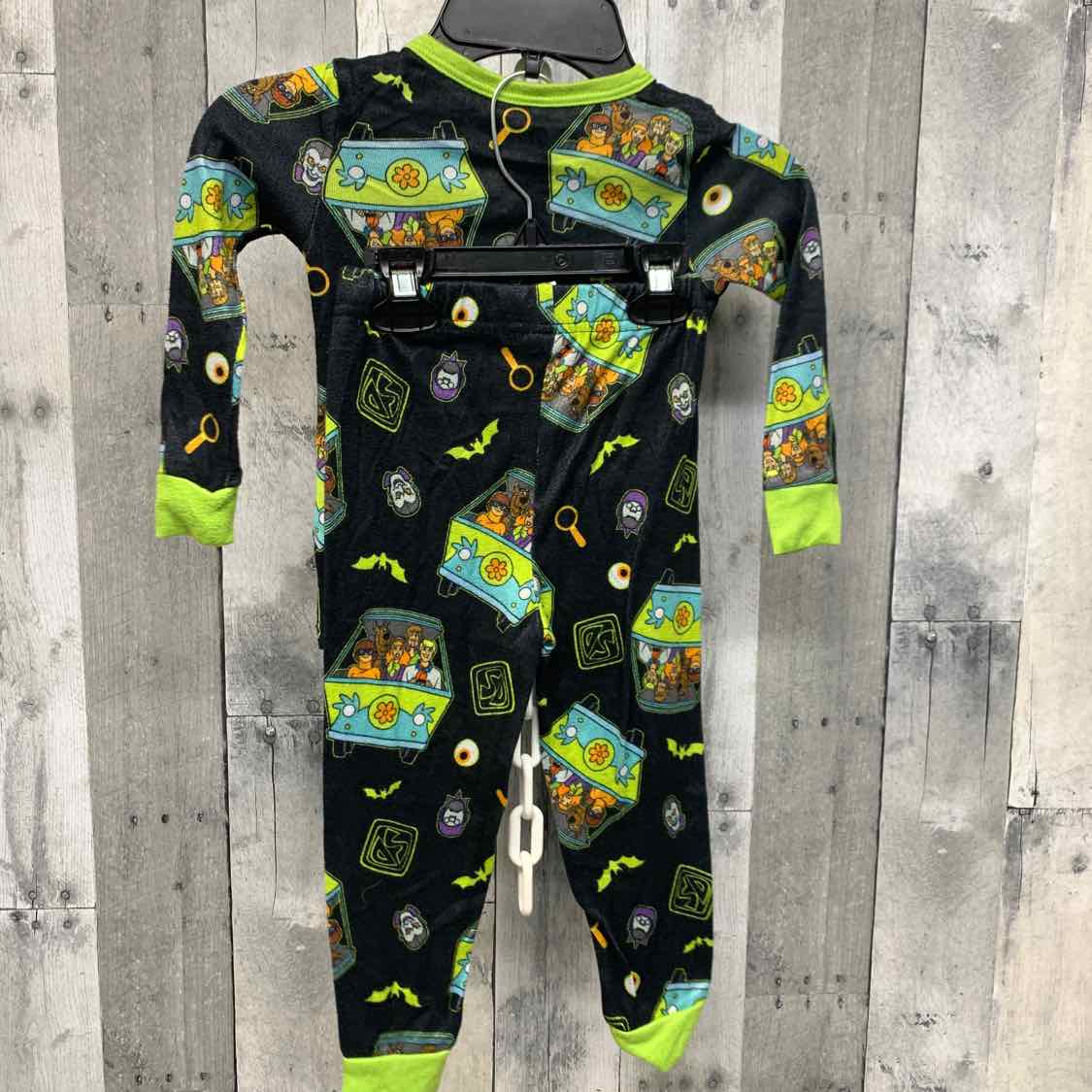 Size 4T Black Graphic Mid Brand 2pc PJs