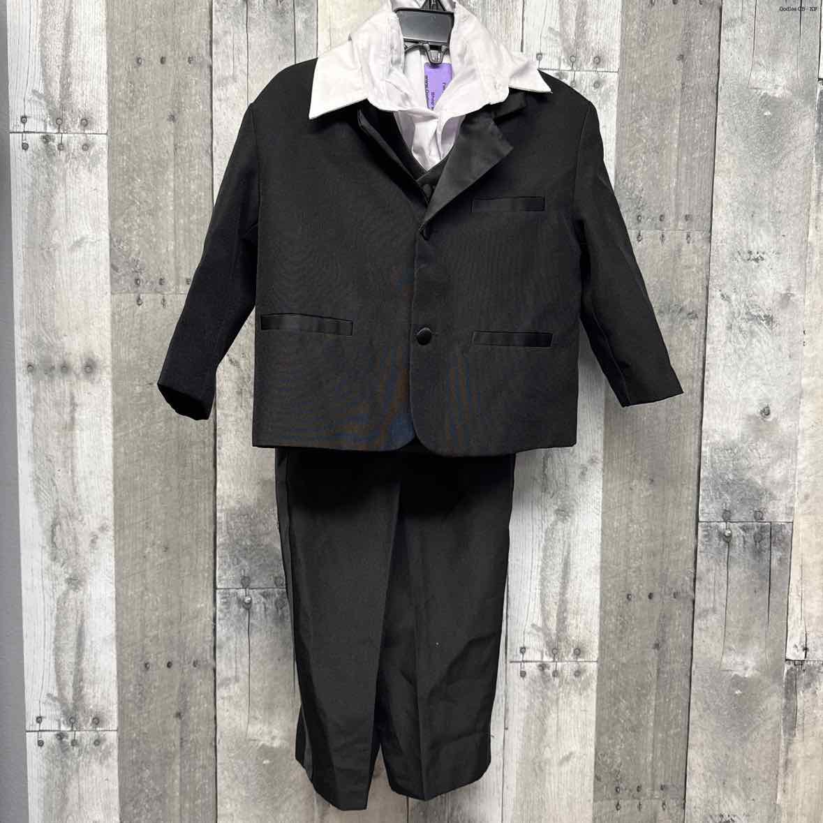 Size 2 White/Black B Brand 2pc+ Suit