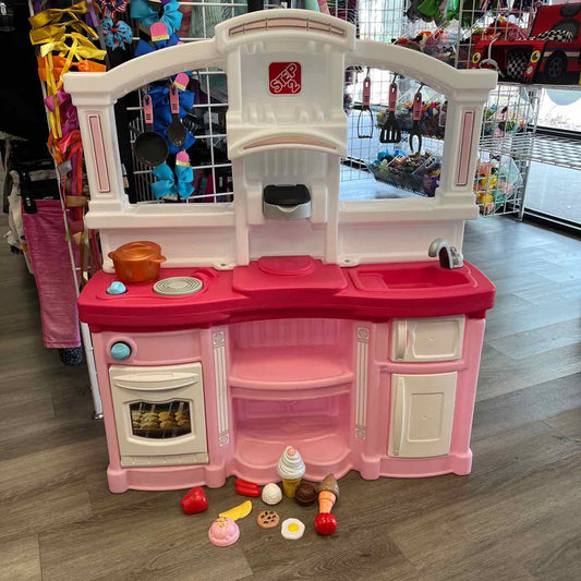 Step2 Pink/White Kitchen Set