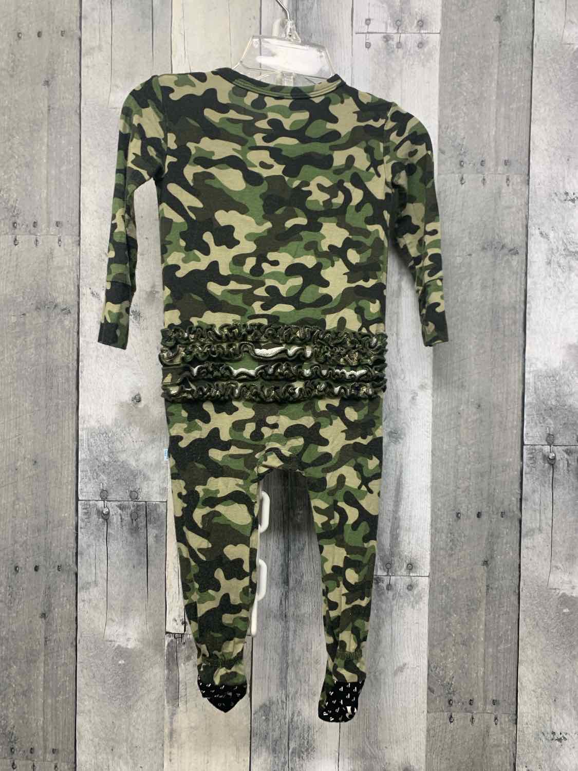 Size 9-12 Months Green Camo Posh Peanut Footy PJs