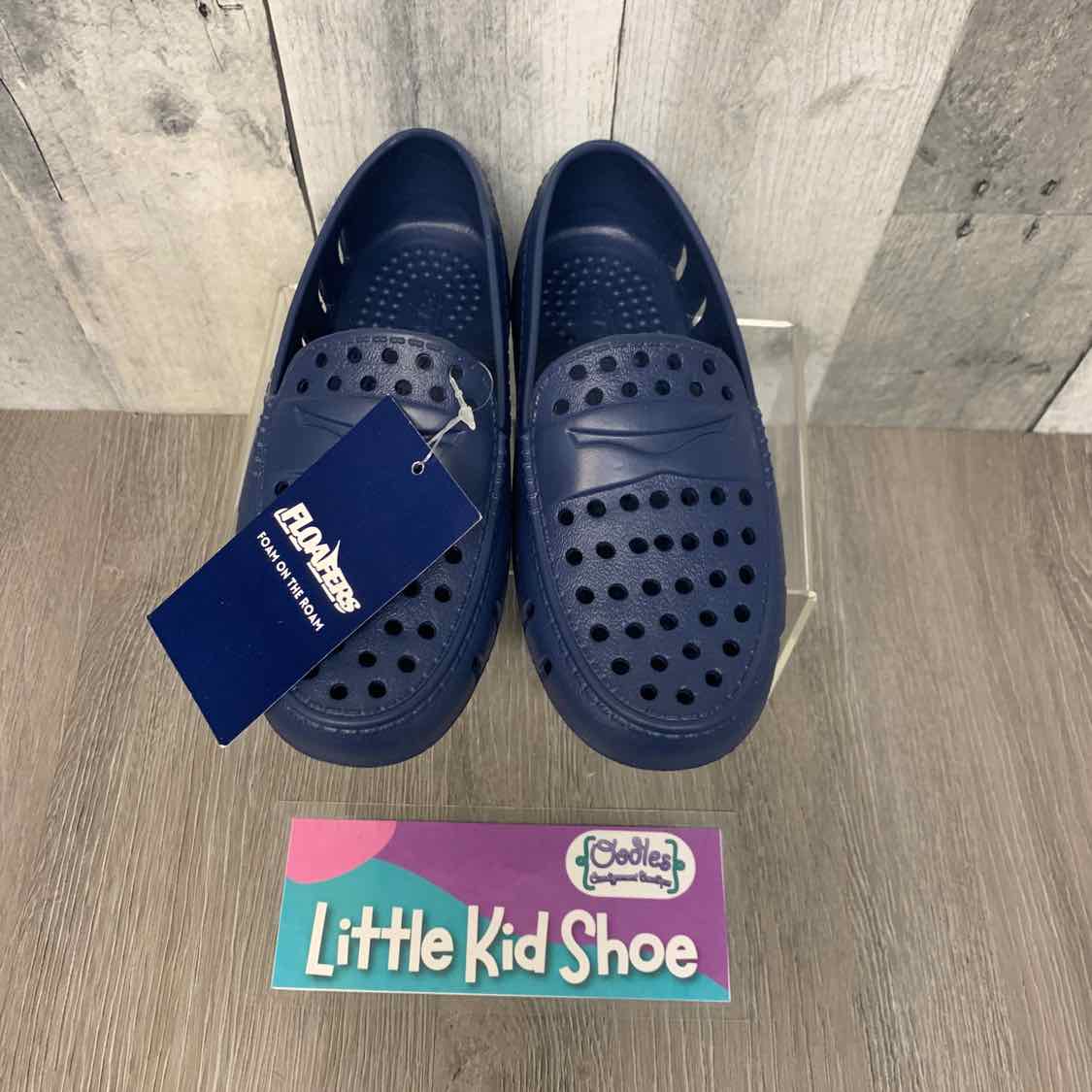 Size 12 Navy Name Brand Water Shoes - OodlesCB