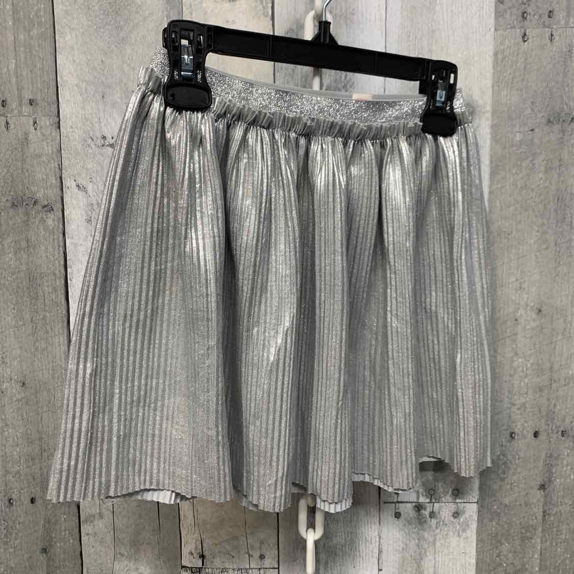 Size 6/7 Silver Cat & Jack Shorts - Athletic